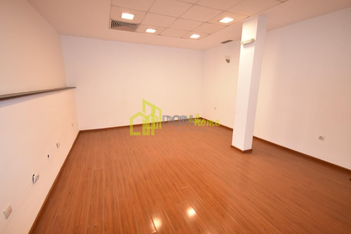 Poslovni prostor 90m2, Centar